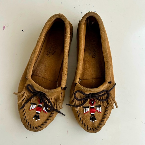 Minnetonka Beaded Mocassins - Picture 1 of 7